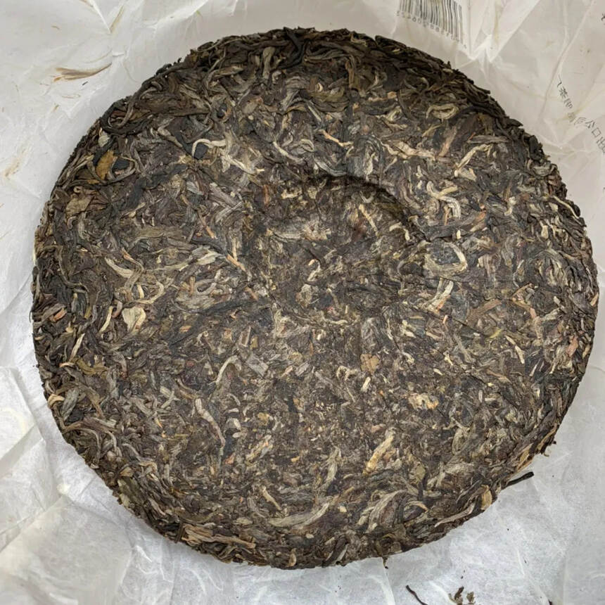 2007年中茶第一饼
15年纯纯的超干仓存放
茶饼周