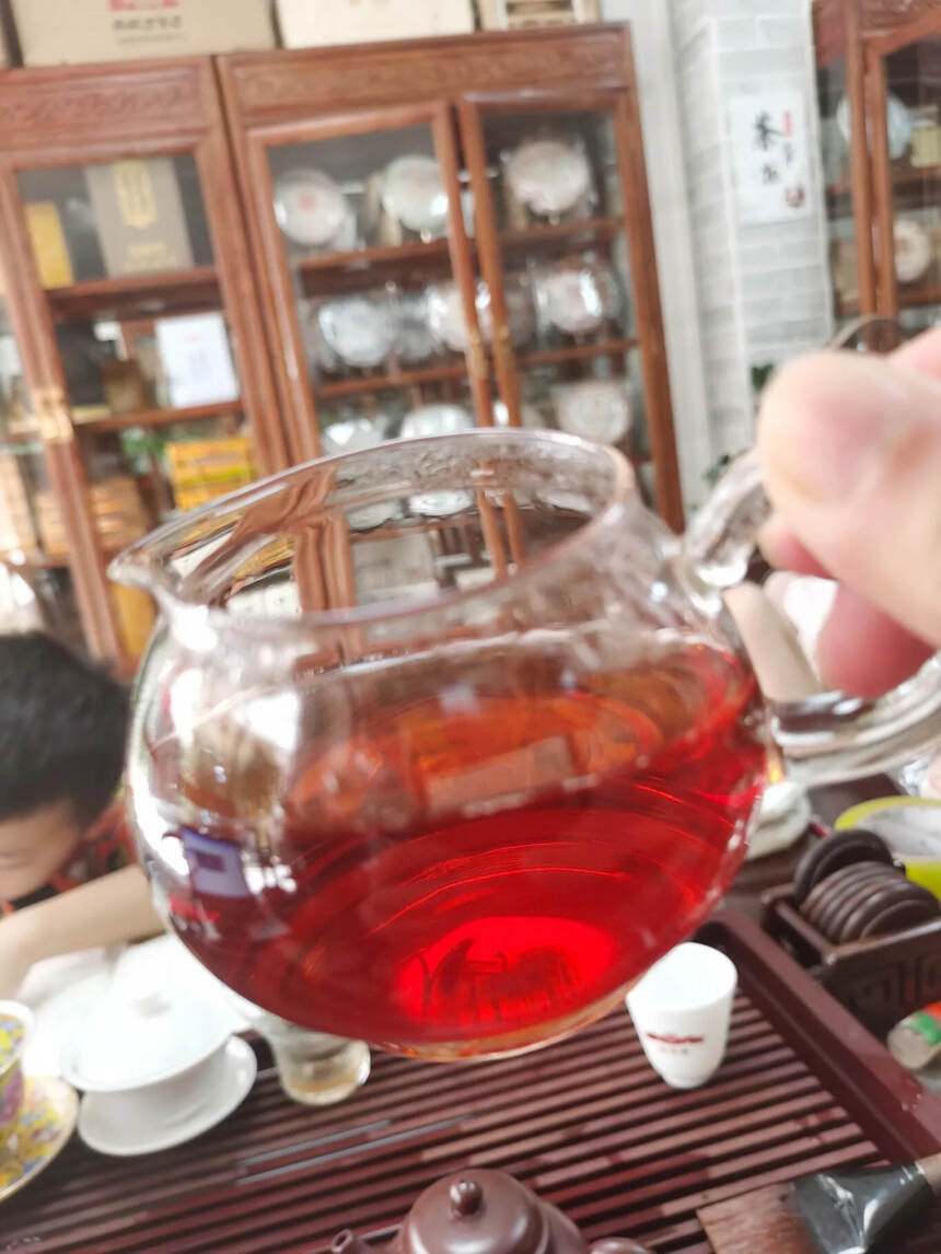 品名：7581中茶熟茶标杆
年份：2002年 
规格