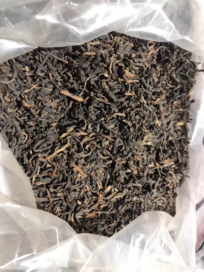 #普洱茶# 
98年少量精品散茶。