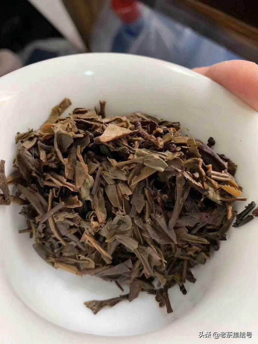 03年古思茅王霞普洱方茶
班章小方砖 老生砖 回甘生