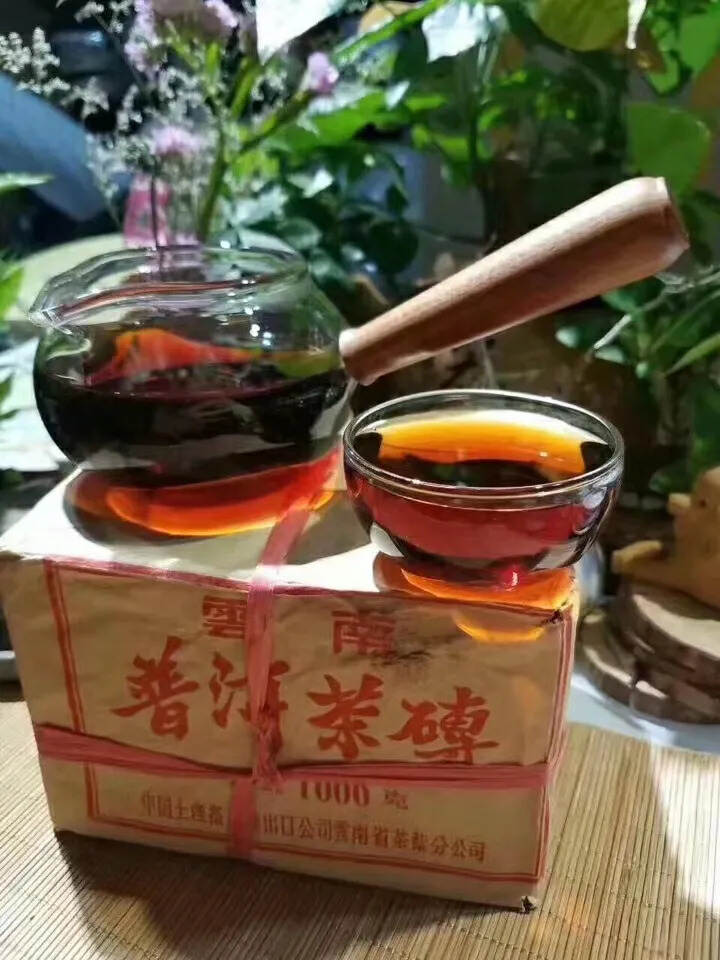 重量级老茶
80年代年8582中茶250克老生砖 懂