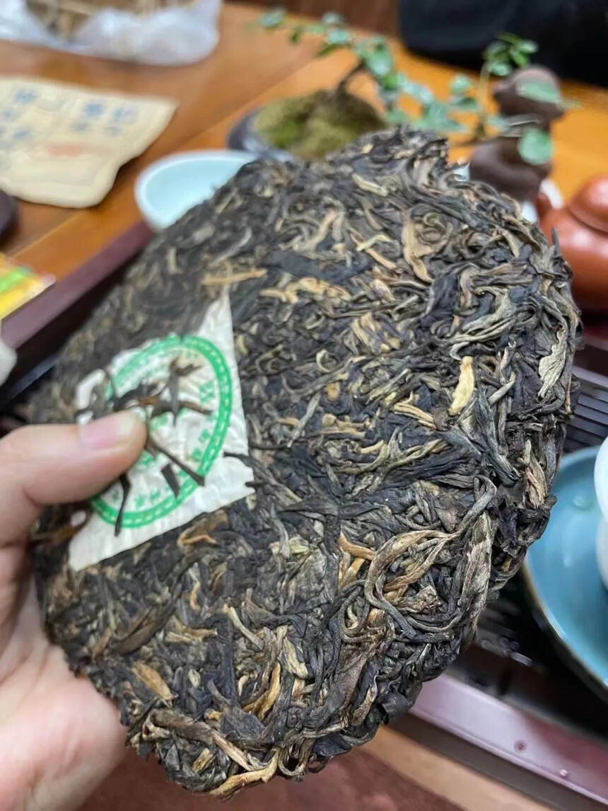 05年永明布朗青饼
规格：357g／片，84片／件，