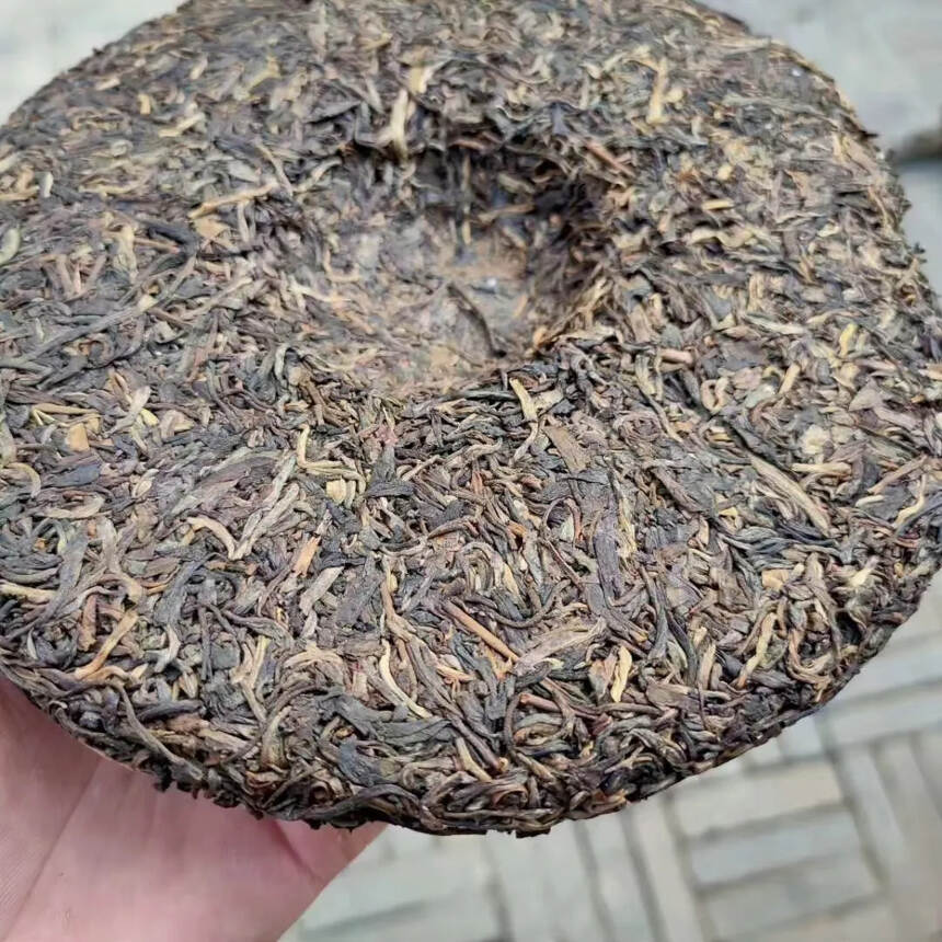 少量分享，普洱茶生茶2014年普文茶厂特级貢茶400