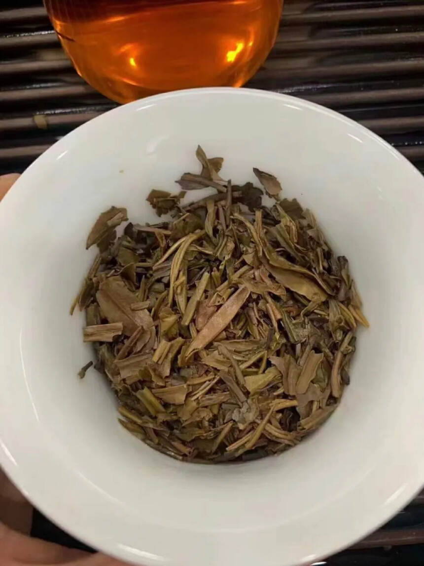 全银针全芽尖宫廷生饼，2006年天茗茶厂班章银针贡饼