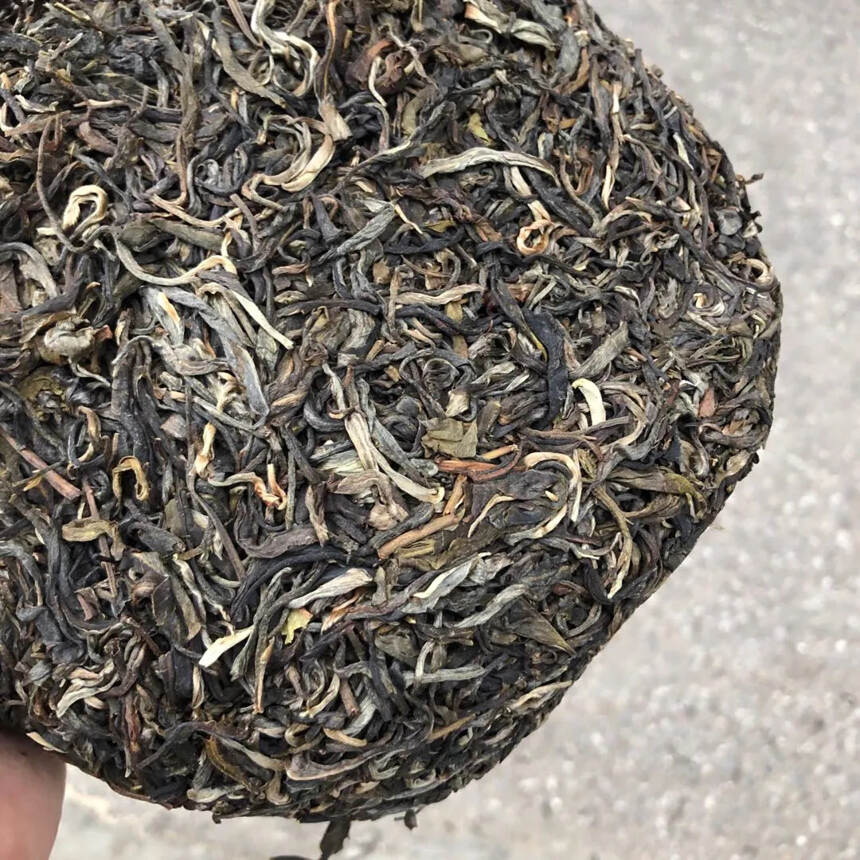 2015年冰岛竹篓茶，纯料生茶。纯正冰糖甜，香浓油润