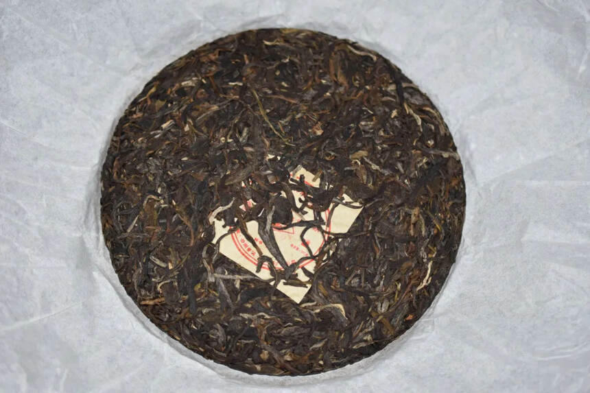 2012年邦崴普洱茶
选择云南邦崴茶区老树茶为原料