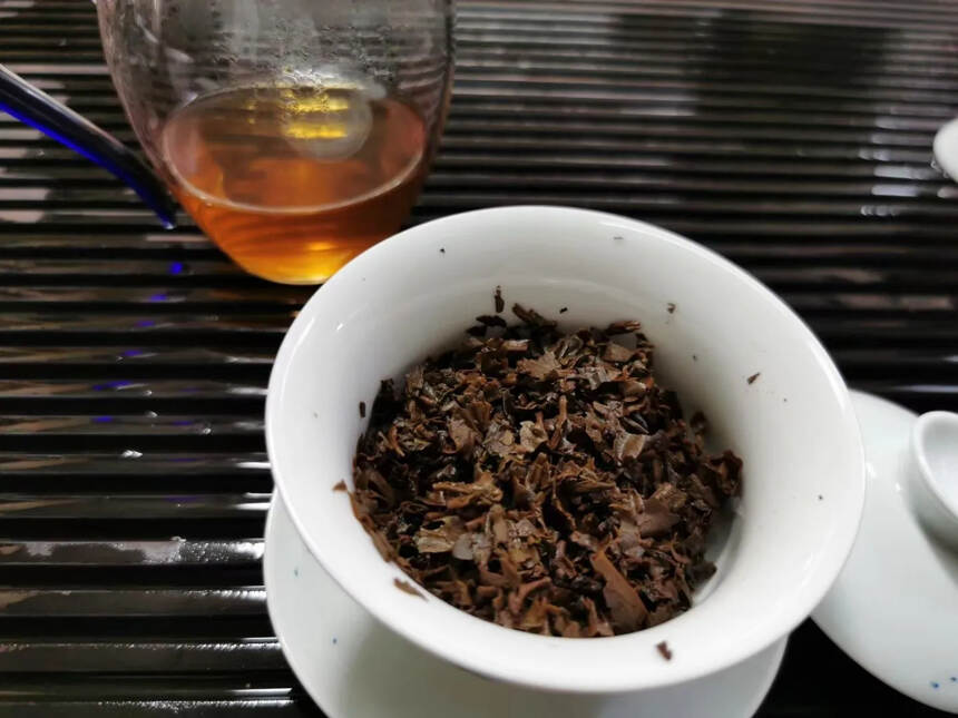 04年私人定。点赞评论送茶样品试喝。#普洱# #茶生