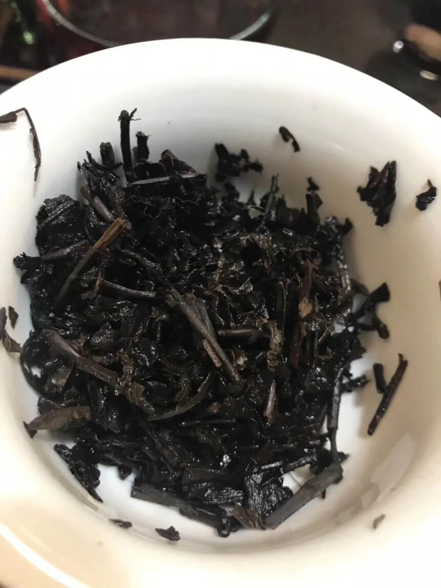 #普洱茶# 80年代边销散茶，熟茶，有药香。