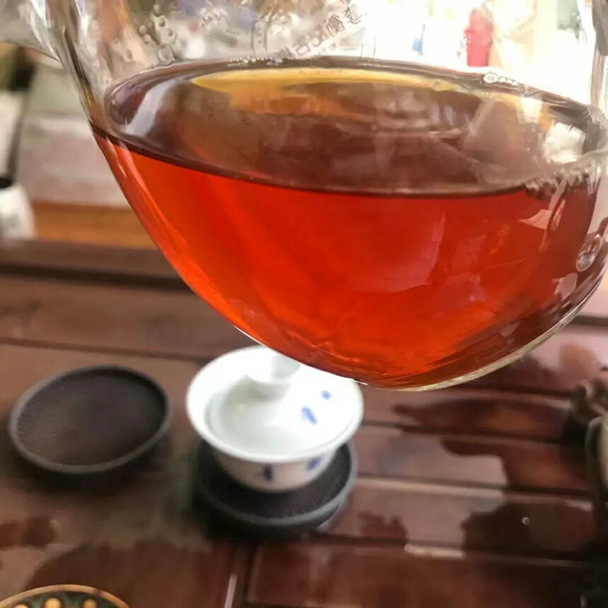 2002年100克“班章生态”方砖生茶，
此茶选用勐