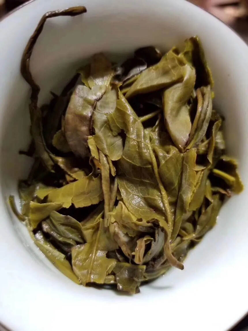 2015年景迈古树竹筒茶500克生茶，这是一批非常优