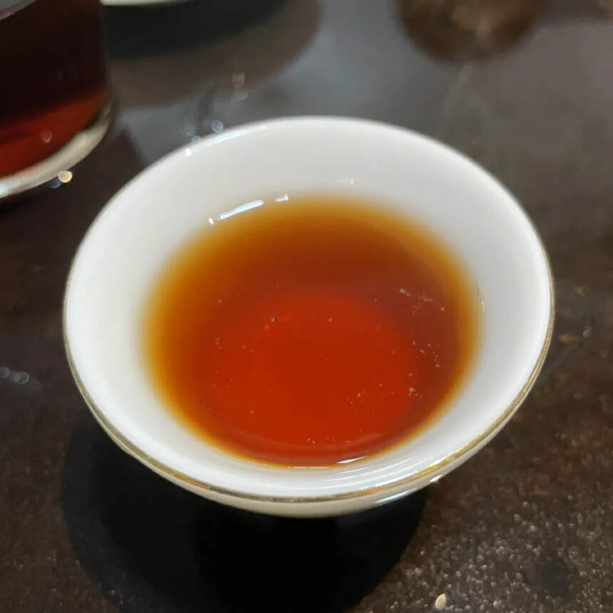 80年代布朗古树生茶
500克金瓜沱茶，干仓存放，