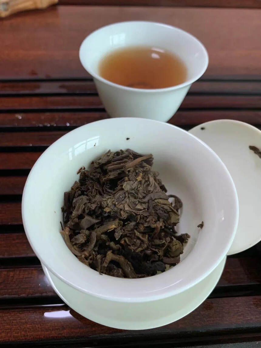 生态野生古树茶
班章王生普洱茶
甲申年特制精品
每砖