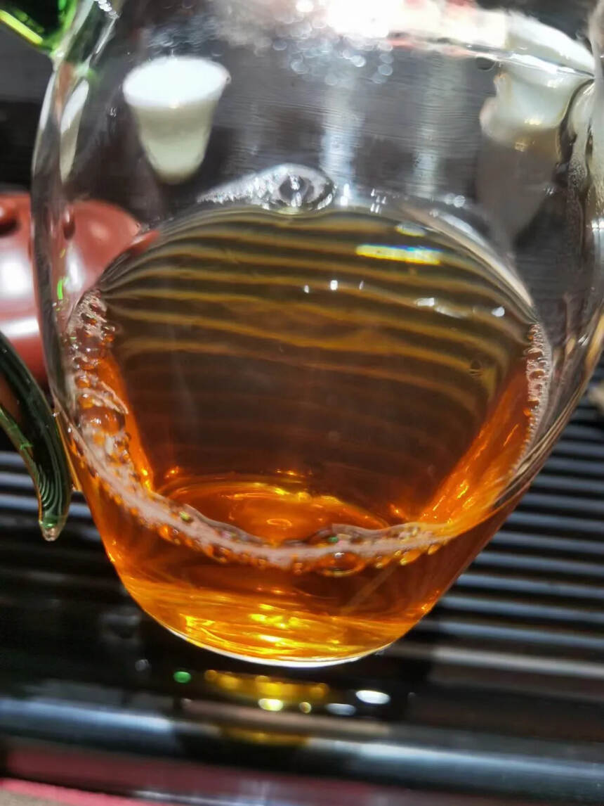 99年临沧茶厂野生茶，一盒500克，一件8盒。