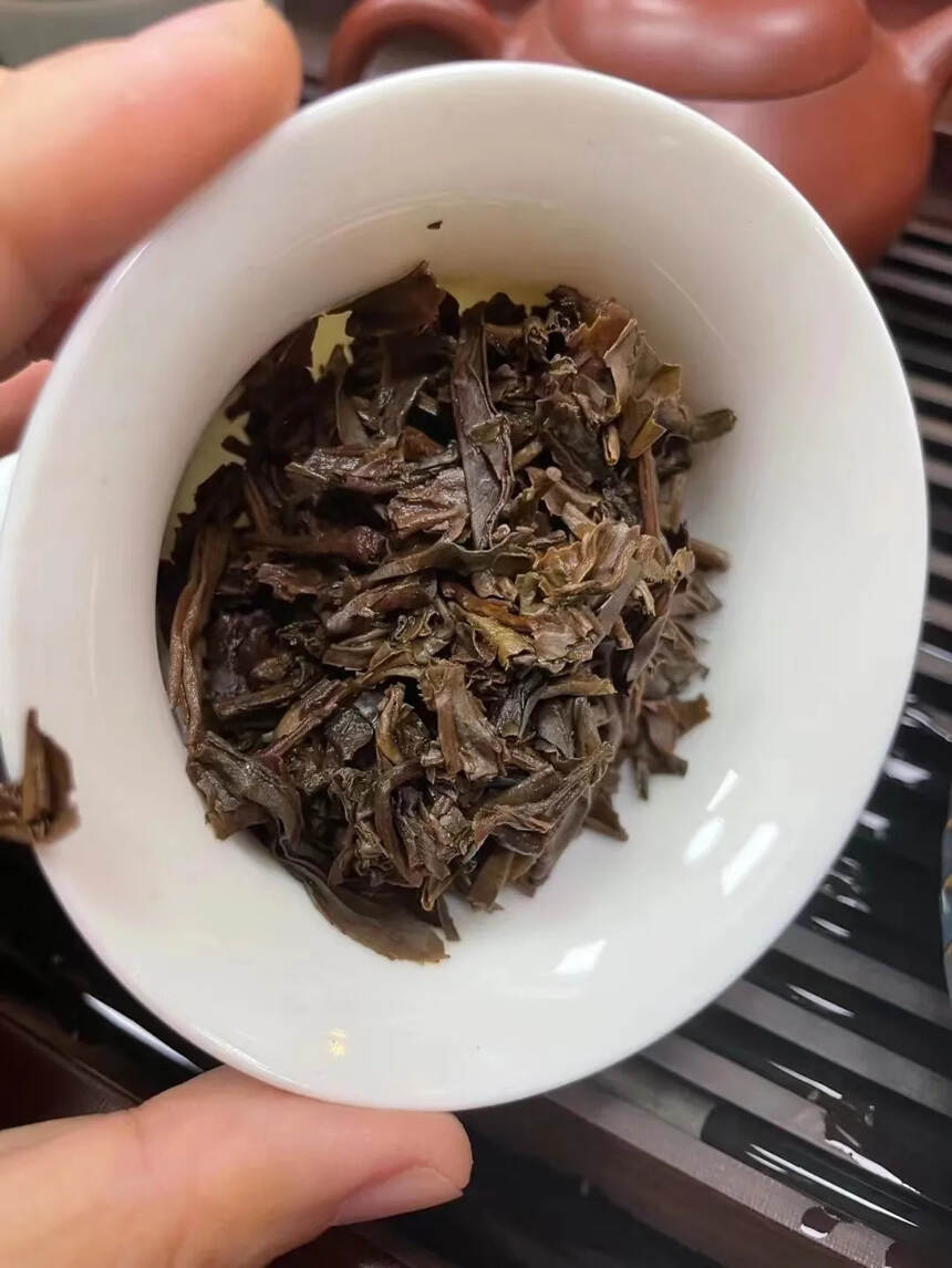 05年永明布朗青饼
规格：357g／片，84片／件，