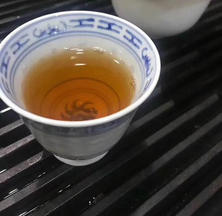 98年布朗山大树茶生茶
中茶绿印富华公司定制
甜到心