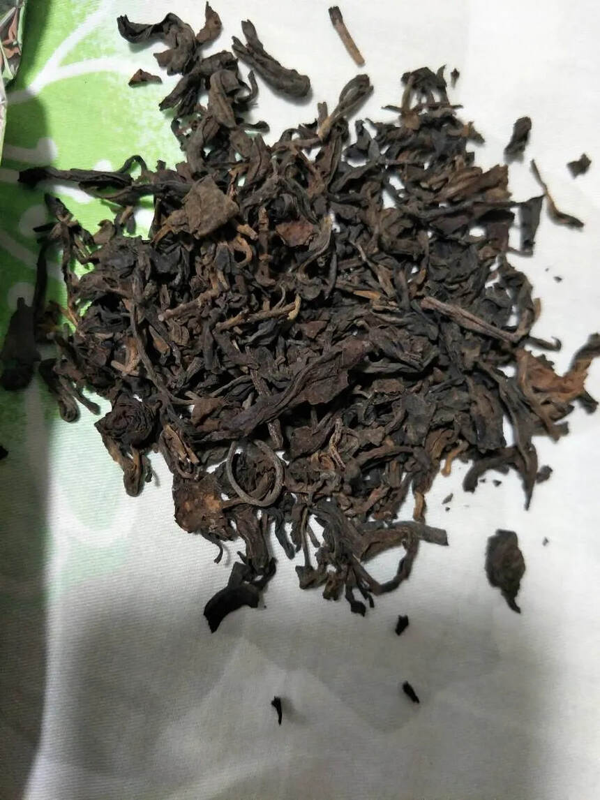 96年老散茶，原中茶公司宜良茶厂生产，白文祥珍藏。#