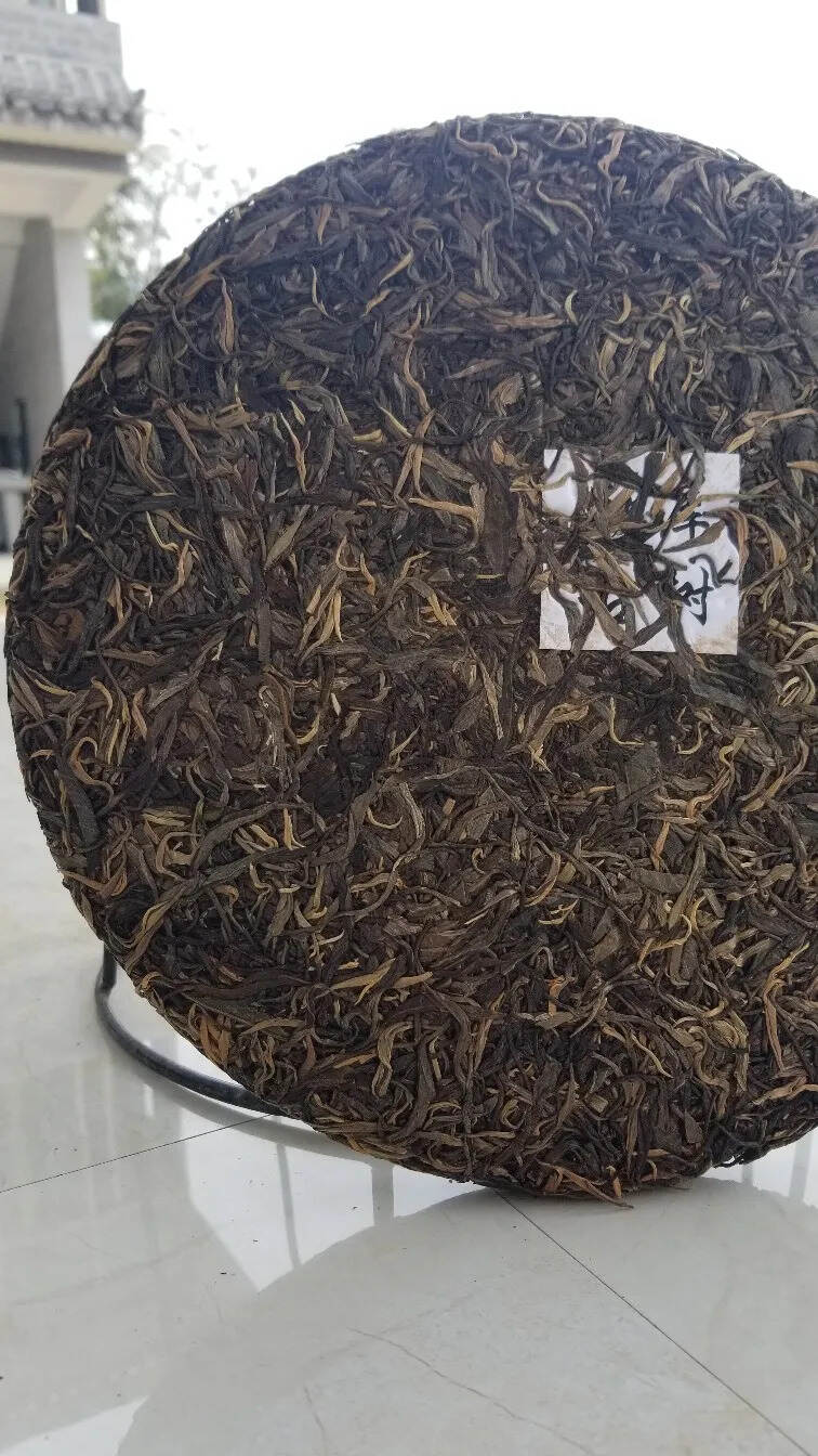 2015年魔烈大树茶三千克大饼，茶农处收藏50片。#