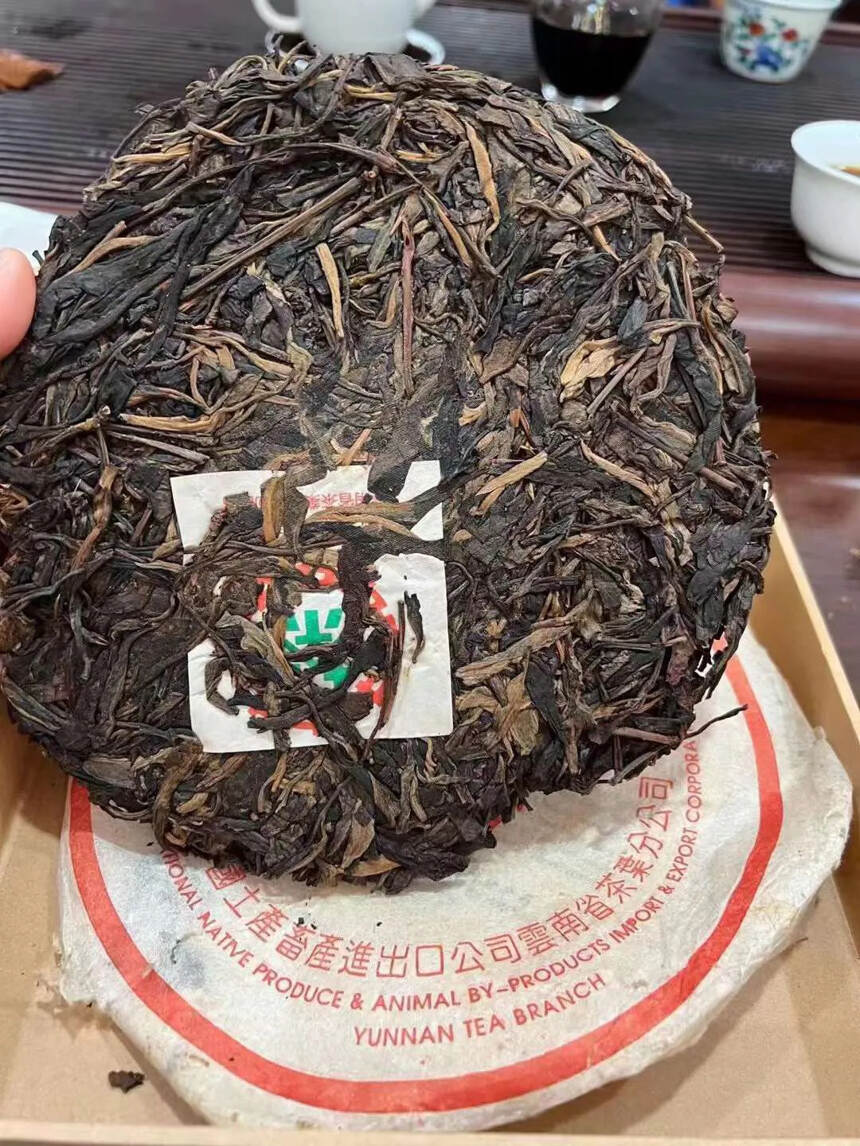 ❤❤

99年中茶绿印橡筋饼生茶。
橡筋茶是业界一种