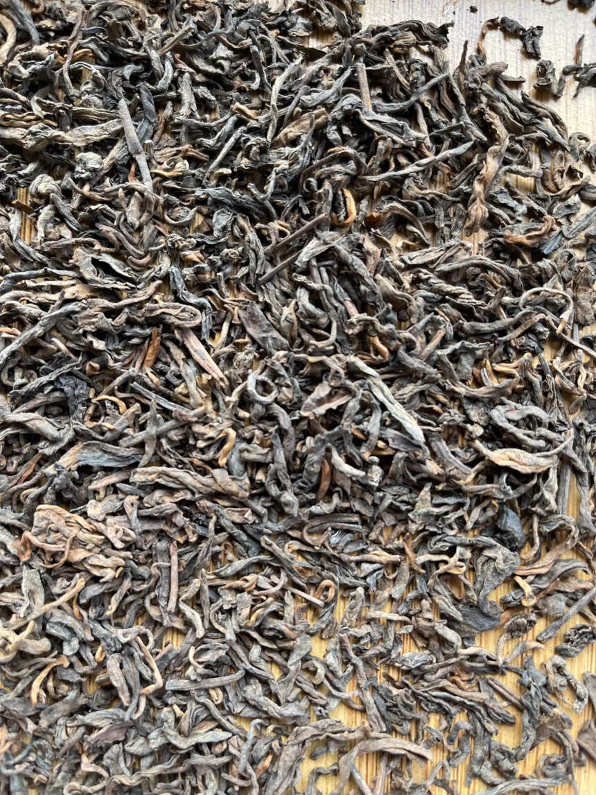 80年代老普洱熟茶，勐海古树料。点赞评论送茶样品试喝