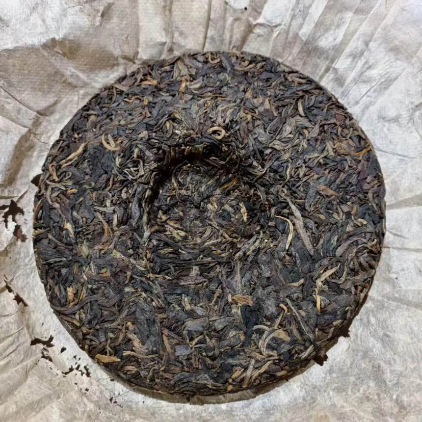 03年恒邦茶厂贺开古树茶250克，一提7片，一件8提