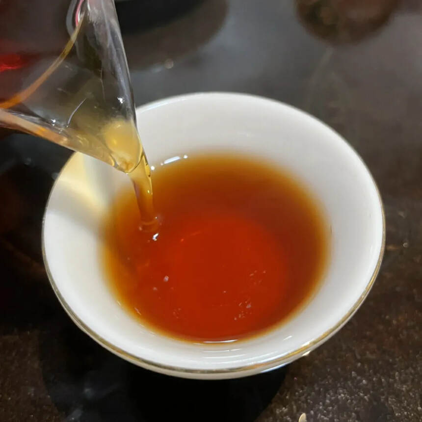 80年代布朗古树生茶
500克金瓜沱茶，干仓存放，