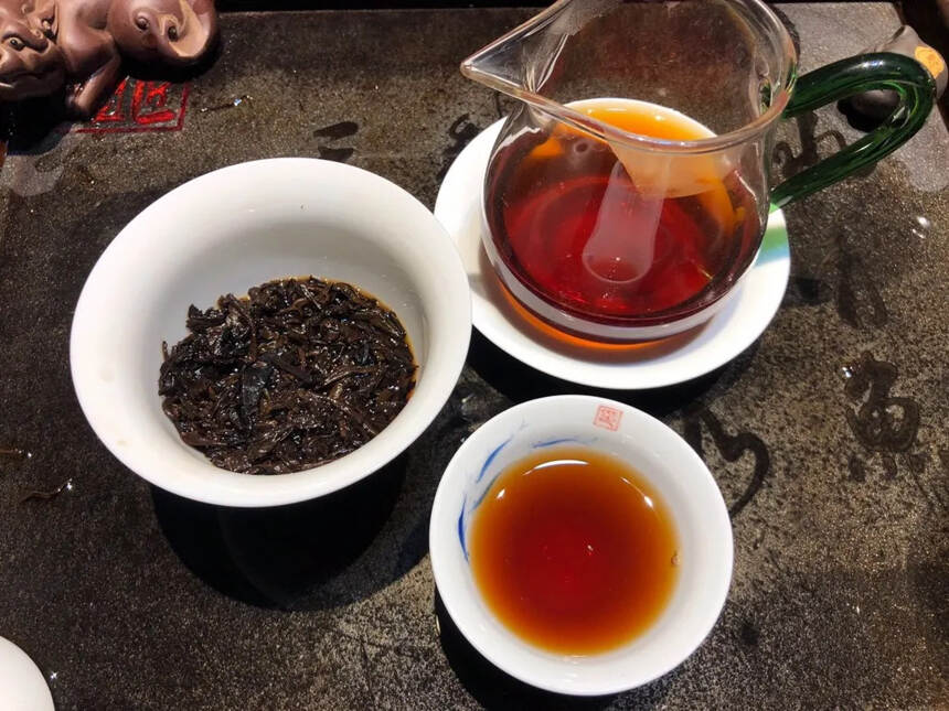 05年春海茶砖1000克古树茶砖。点赞评论送茶样品尝