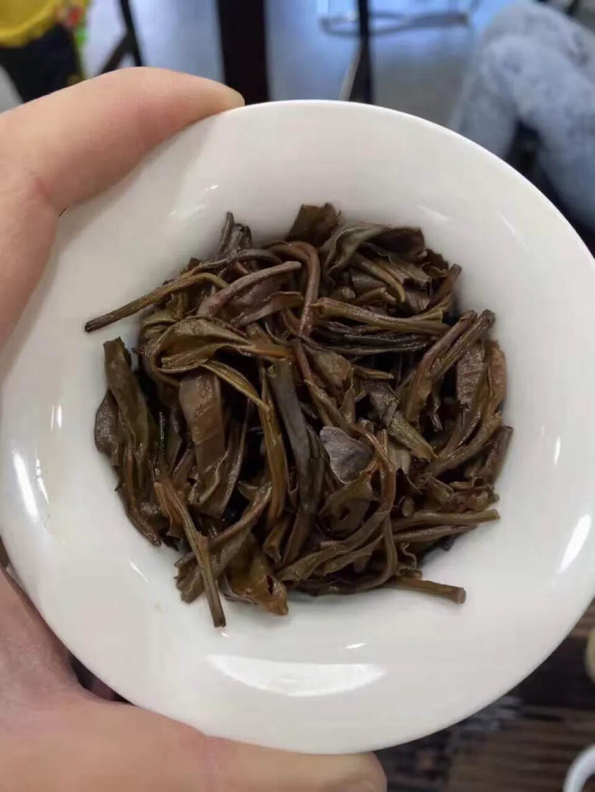 2002年班章竹筒茶，1kg/根，18根/件。回甘生