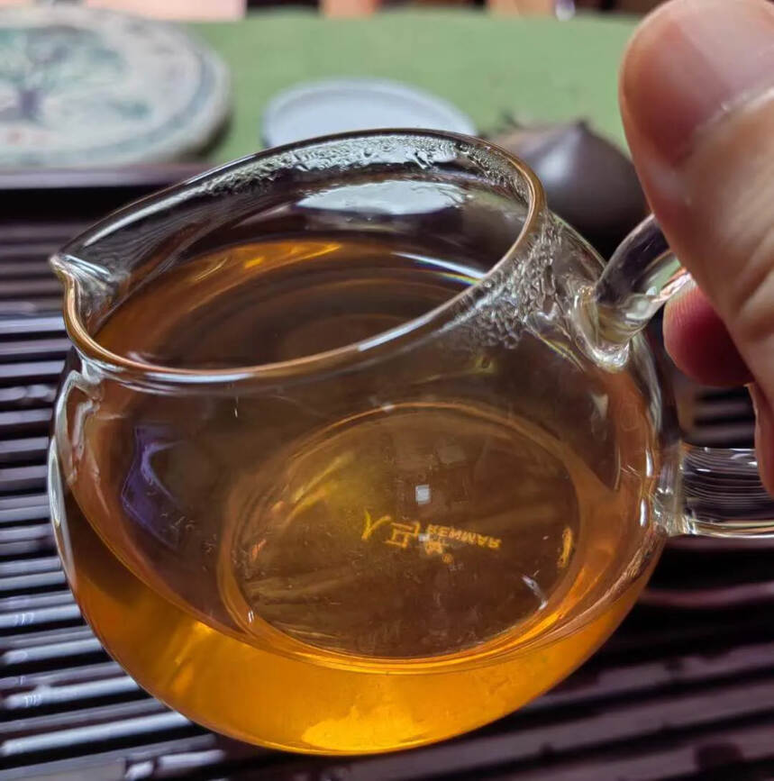 2008大户寨，茶汤入口陈香浓郁，口感醇和绵甜，细滑