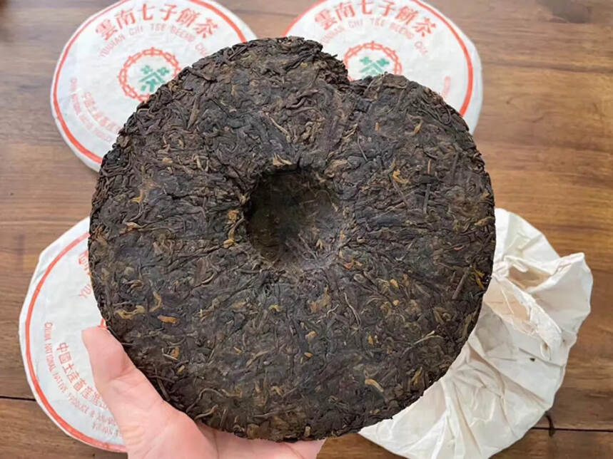 1999年思茅茶厂 绿印 厚草纸 熟茶，357克/饼