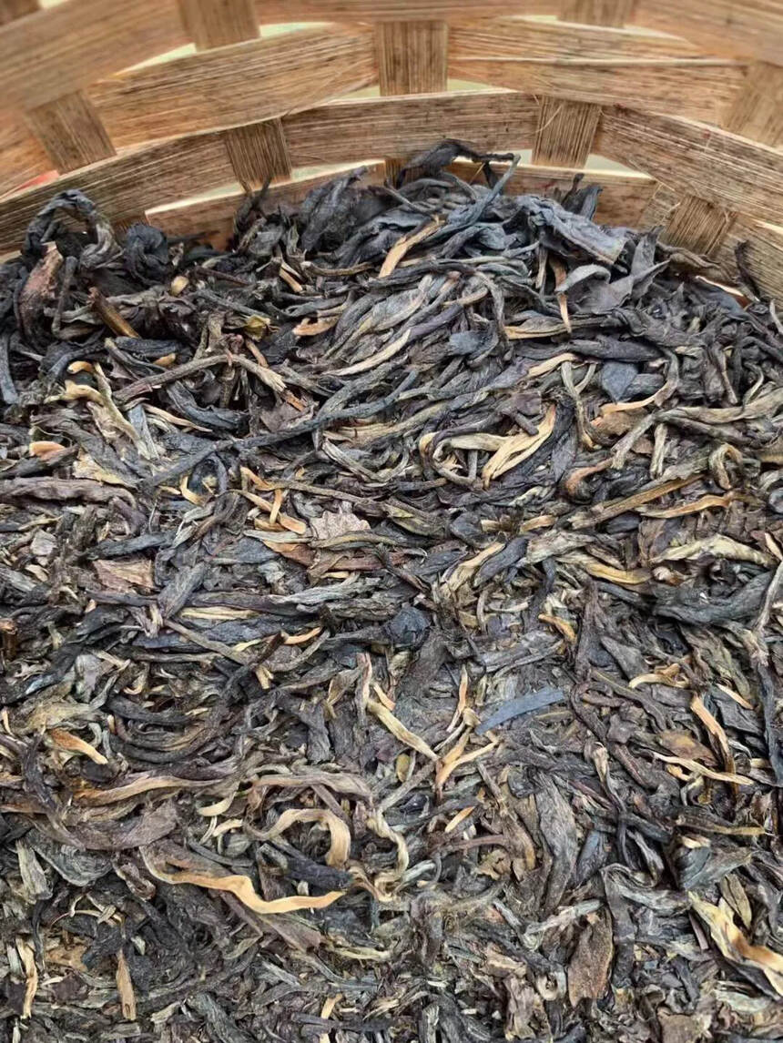 2006年勐海班章生态茶竹篓茶，选料等级高，口感霸气