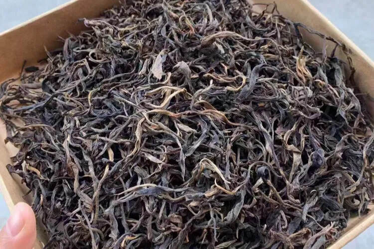 2006年天茗茶厂班章散料，2kg/篓。口感清香。汤