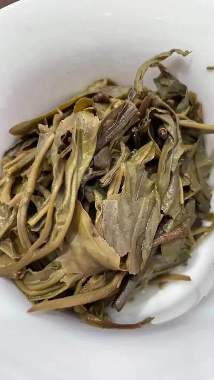 曼松贡茶 
2018年则道曼松贡茶 100克/片，5