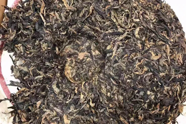 2001年王霞千年乔木型古树
老茶中的古树茶，用料豪