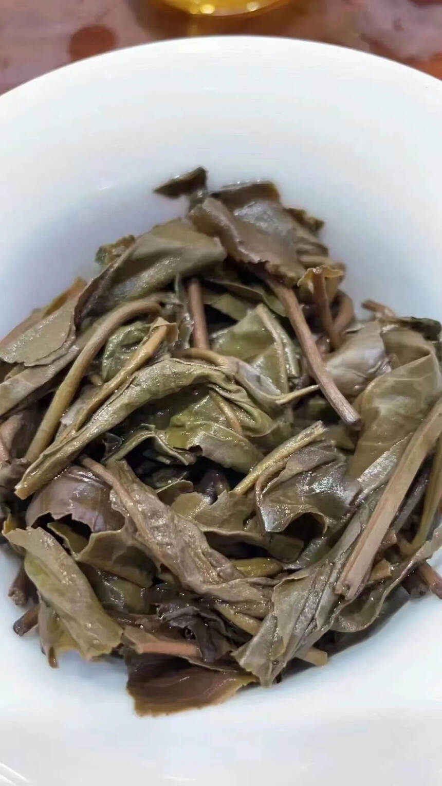 早期的老棉纸，从茶底可以看出正宗易武老料，真正18年