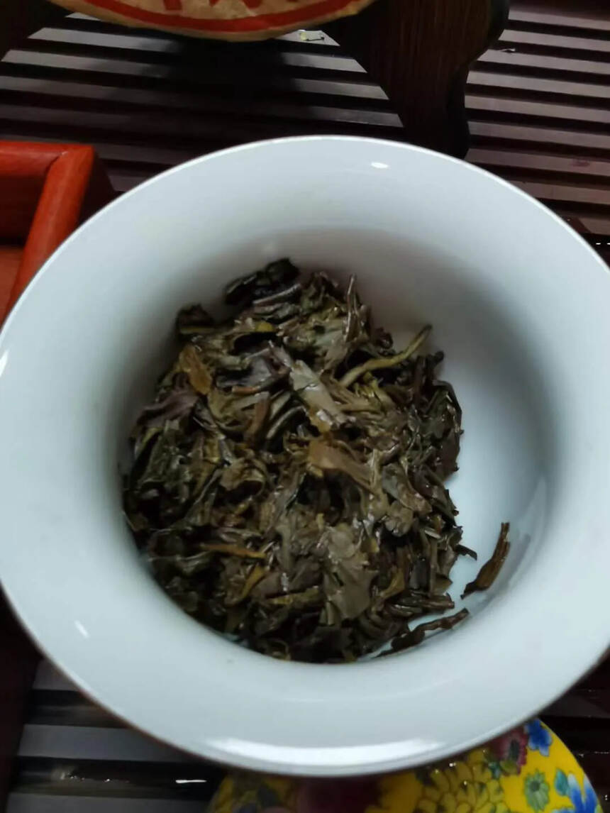 99年中茶牌大红印
昆明干仓存储，条索肥壮、厚实。几