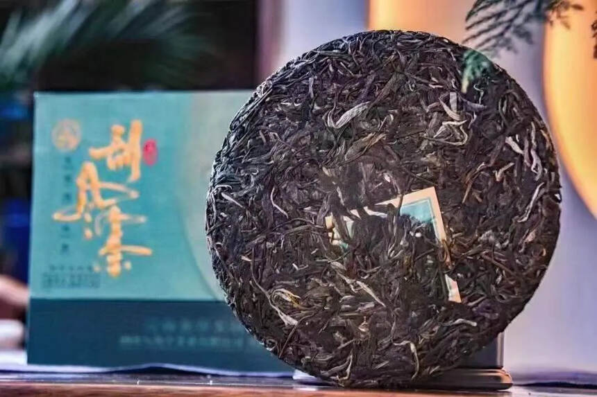 八角亭新品熊猫刮风寨357克一饼7饼一提，汤水透亮，