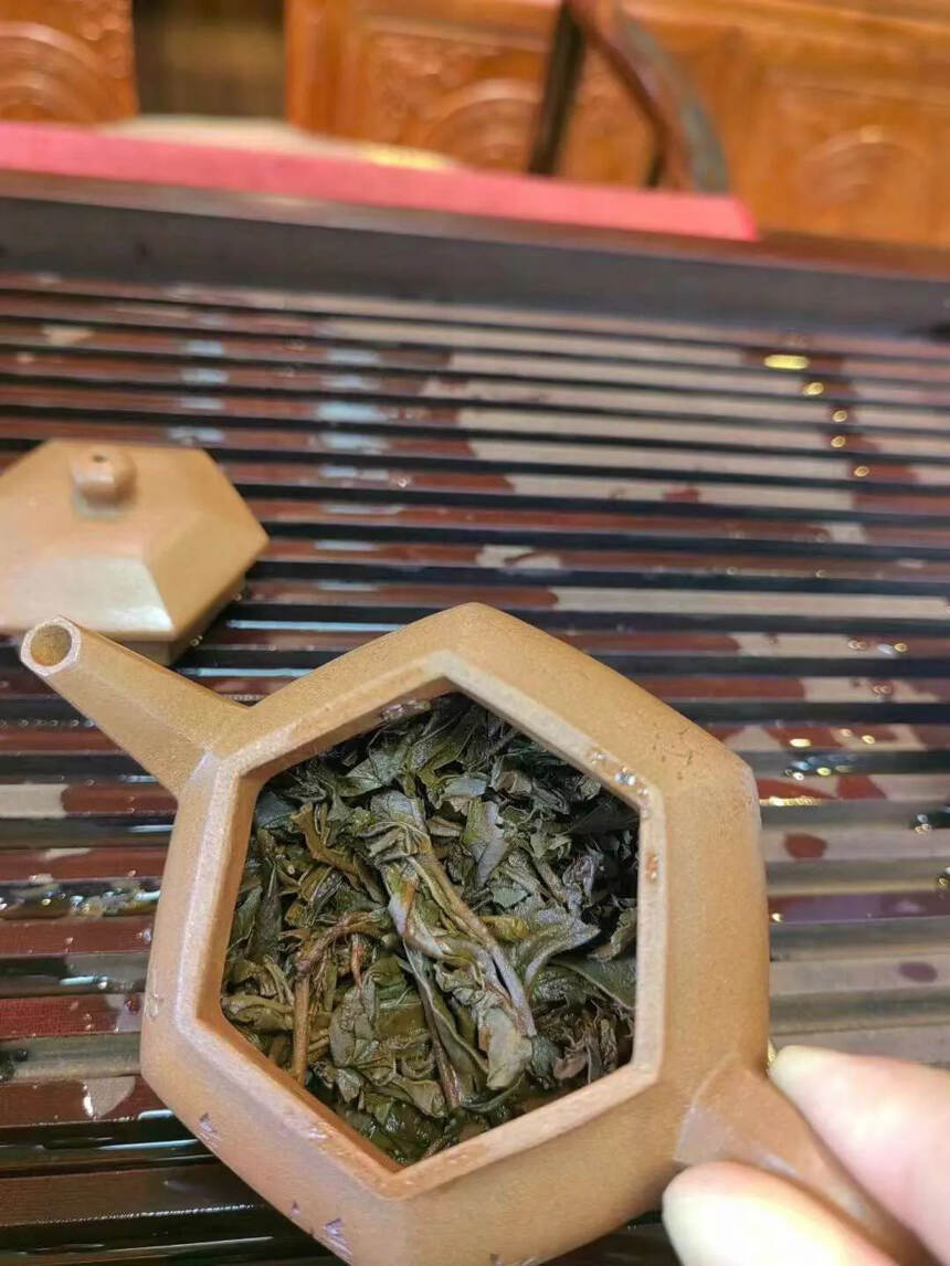 ??04年昌泰云雾圆茶高山云雾出好茶性价比很高的一款