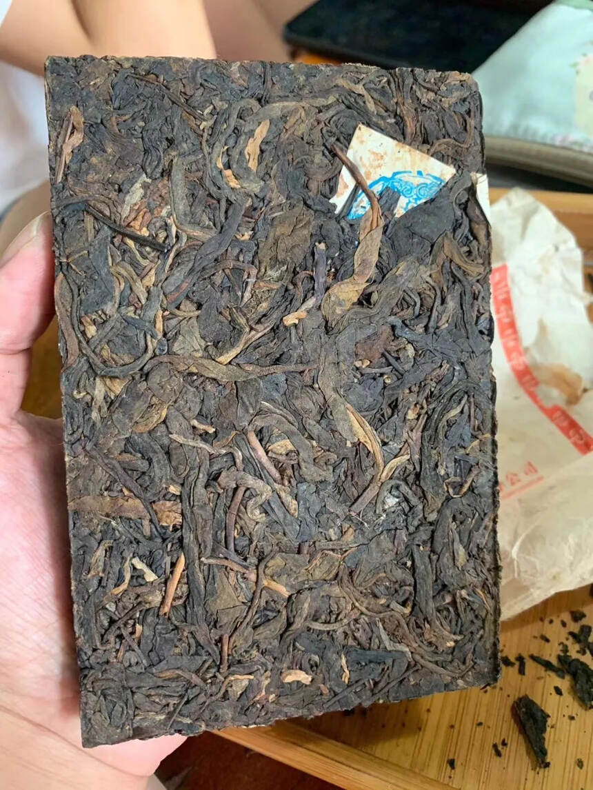 04年老班章古树茶500克生茶！砖茶。 烟香韵显 性