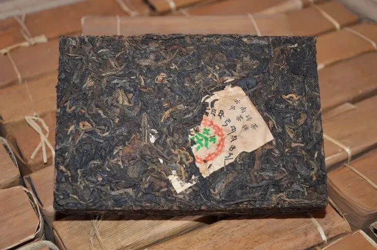 七十年代文革老生砖500克，勐海茶厂出品。班章料，一