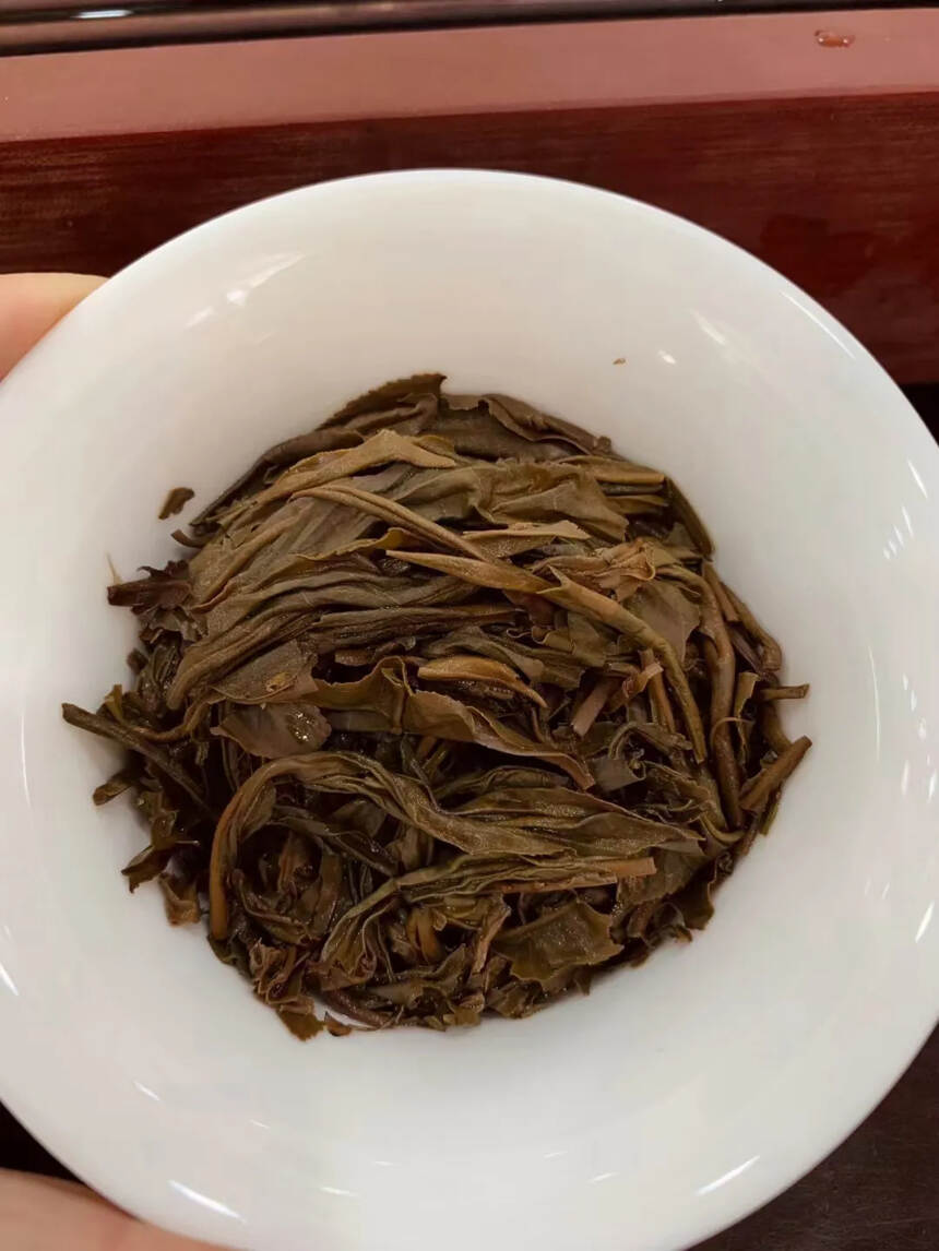 2004年布朗山古树竹筒茶，1000克/根，28根/