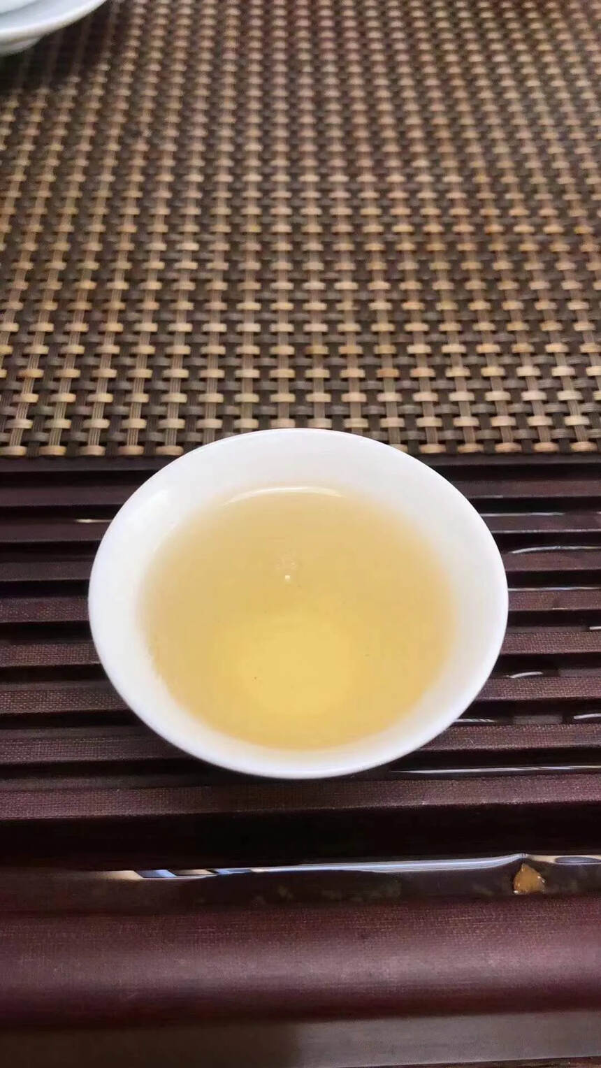 2021年冰岛扫把茶，条索雄浑有力。 整个茶透出的香