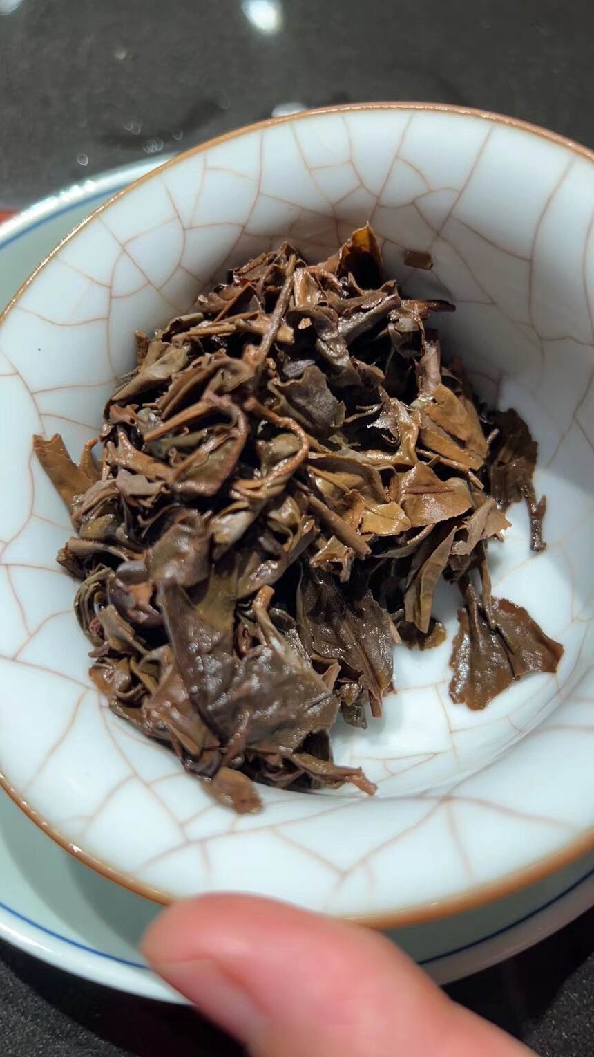 1999年傣家族散茶，选用勐海傣族寨子头。1999年