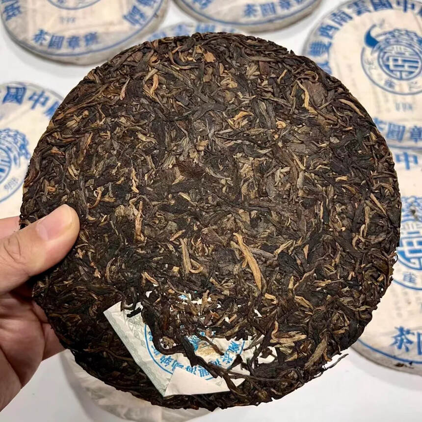 2006年 班章圆茶 蓝印生普洱茶，勐海县兴海茶厂，