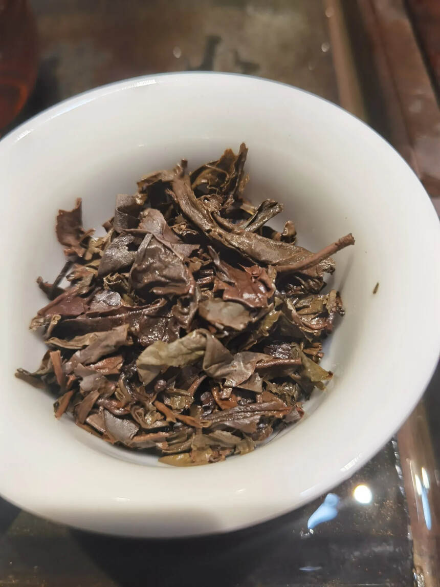 89年大红印生茶蓝标红印昆明纯干仓，布朗山古树茶箐茶