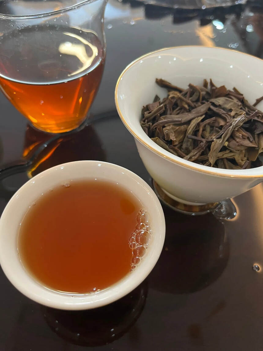 97年巴达山纯料老生茶散茶，茶气足，仓储好，回甘快。