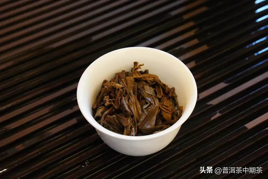 2006年易武山古树茶青砖500克，口感香甜柔润，茶