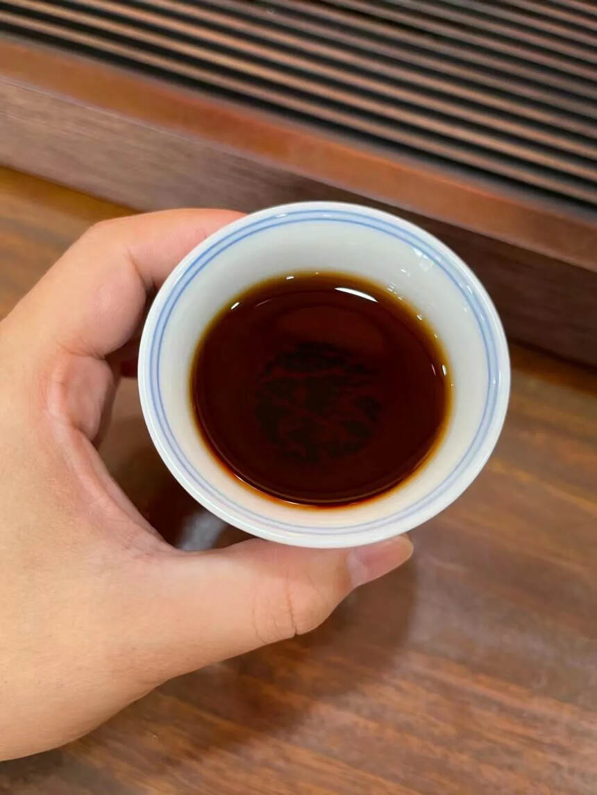 02年陈年普洱茶厂出品?特选A级普洱熟砖，特选云南大