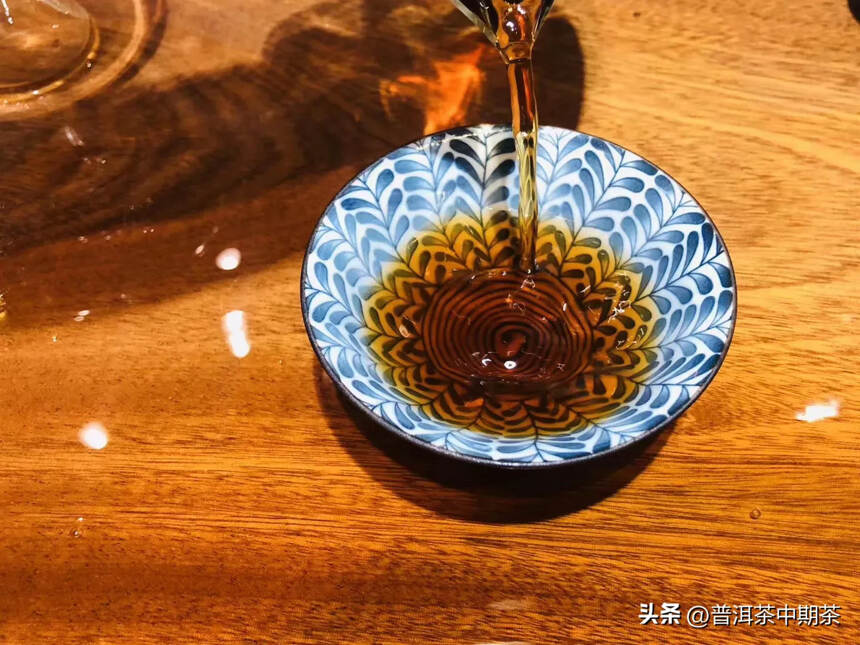 2005年昆明干仓布朗山乔木野生老熟茶，已剩不多，补