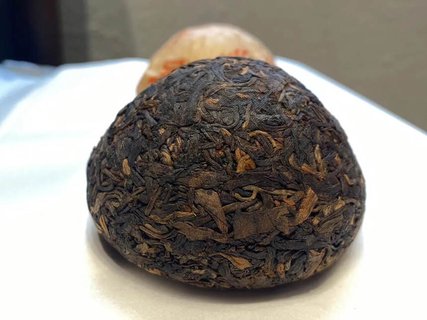 2005年 澜沧甲级生普洱沱茶，云南澜沧古茶茶业出品