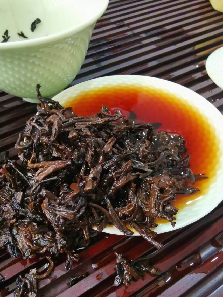 2015年贺开古树茶发酵熟茶，香甜耐泡醇。2015年